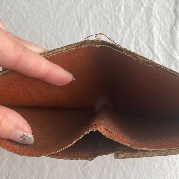 Louis Vuitton Monogram Bifold Wallet - Picture 8 of 9